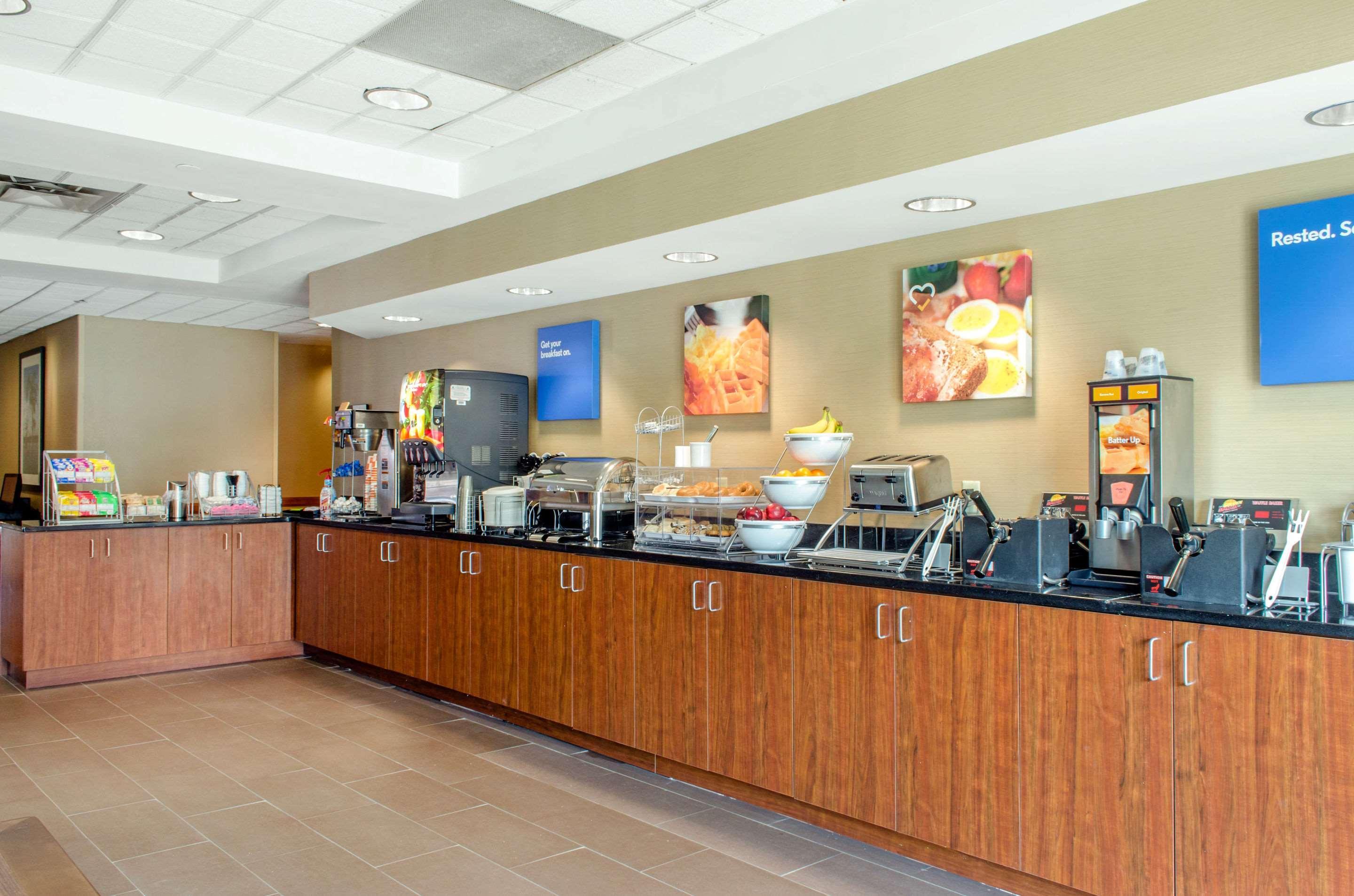Comfort Inn & Suites Biloxi-D'Iberville Exterior photo